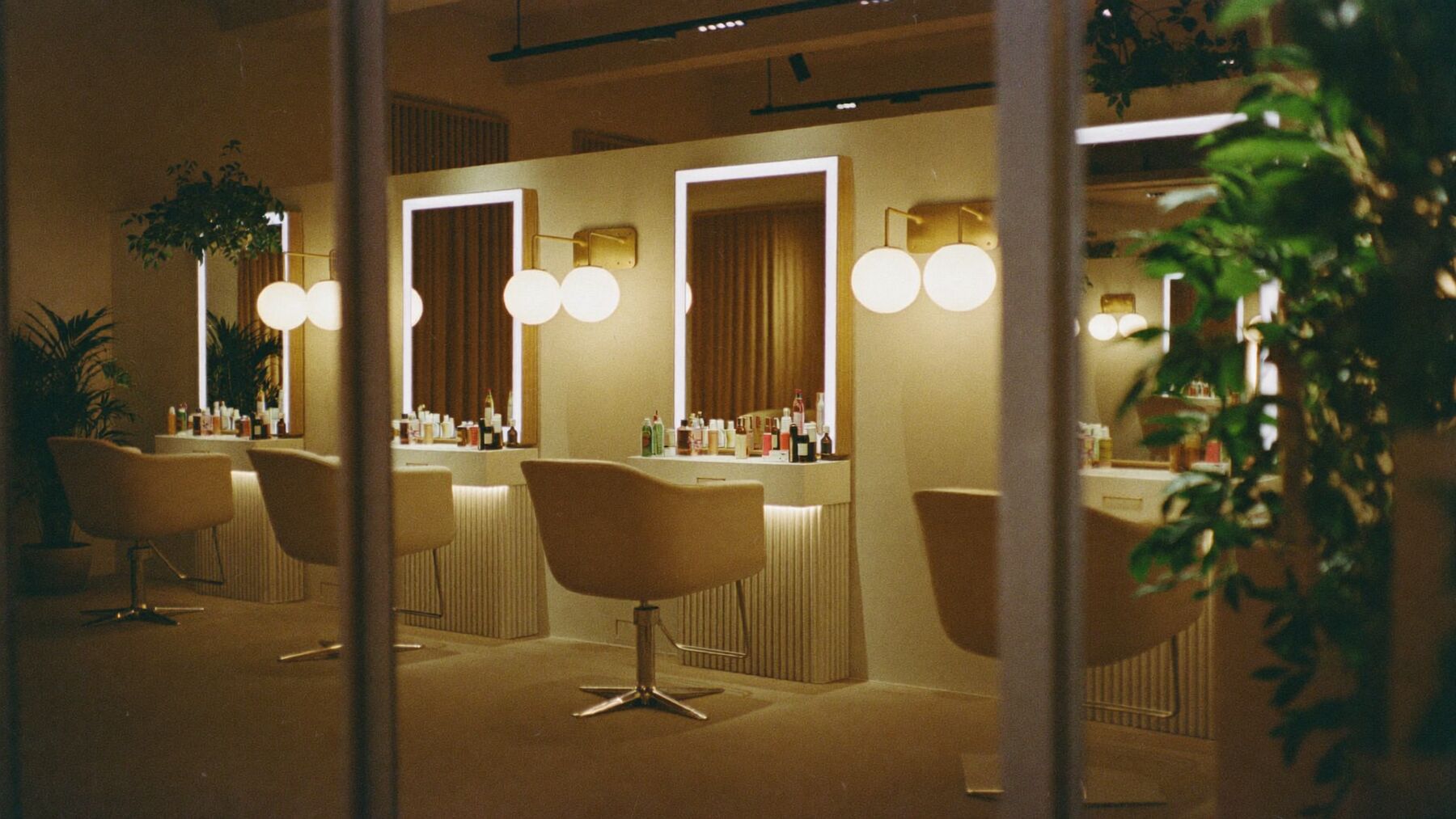 Interior de Kadosh Salon